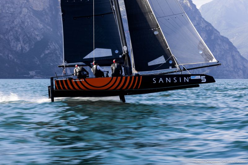 FOILING WEEK DAY 3 QAPTUR 24